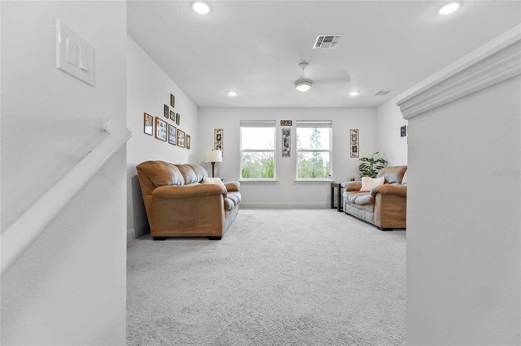 En Venta: $426,000 (5 camas, 3 baños, 2776 Pies cuadrados)