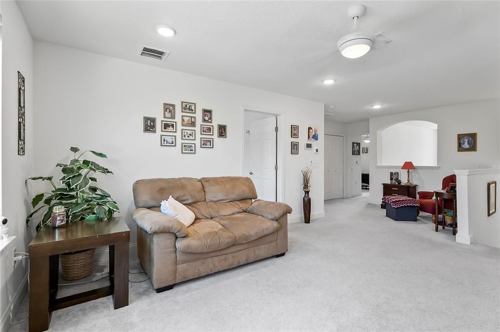 En Venta: $426,000 (5 camas, 3 baños, 2776 Pies cuadrados)