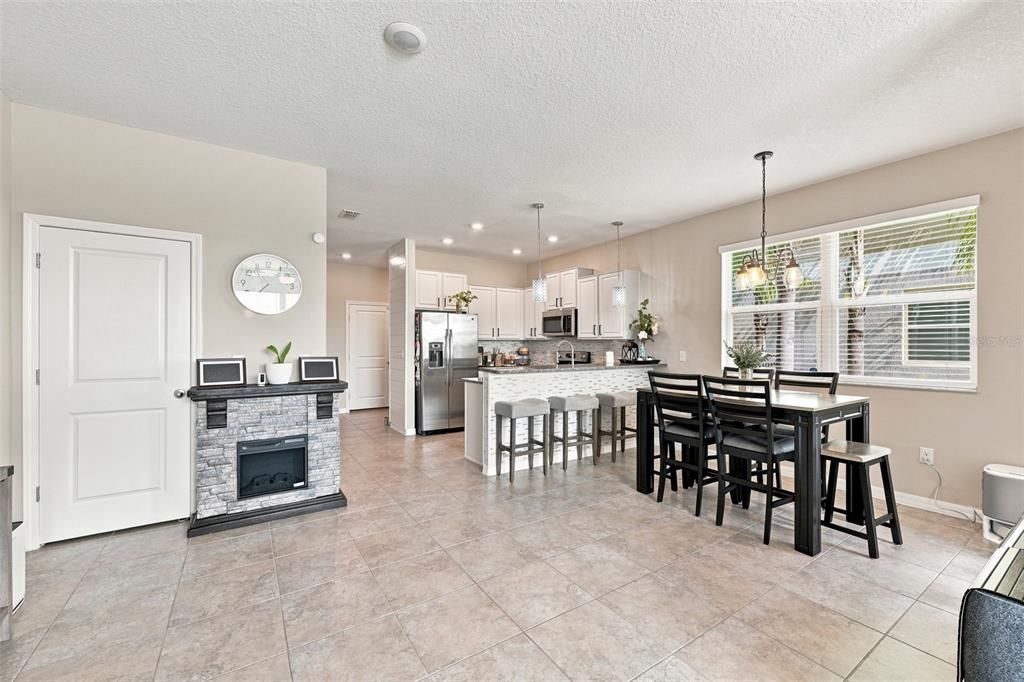 For Sale: $255,000 (3 beds, 2 baths, 1824 Square Feet)