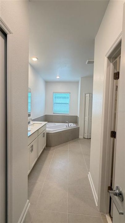 For Rent: $3,200 (5 beds, 3 baths, 2455 Square Feet)
