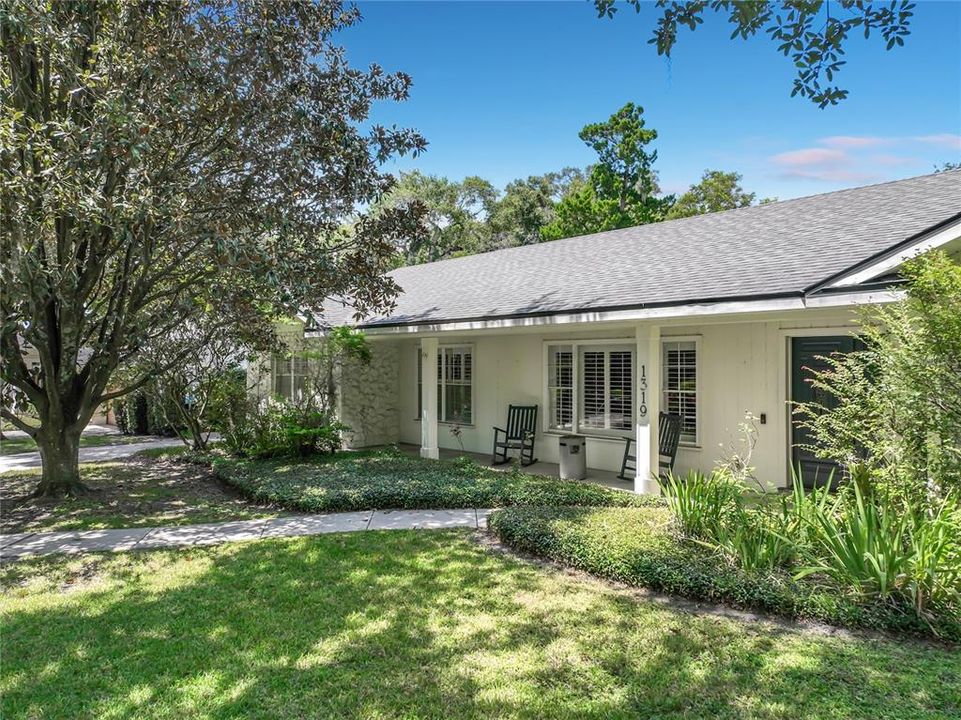 For Sale: $799,000 (4 beds, 2 baths, 2637 Square Feet)