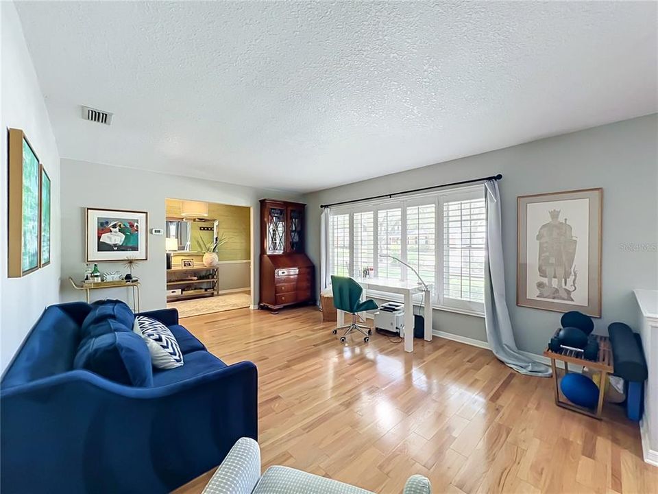 For Sale: $799,000 (4 beds, 2 baths, 2637 Square Feet)