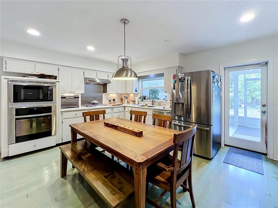 For Sale: $799,000 (4 beds, 2 baths, 2637 Square Feet)