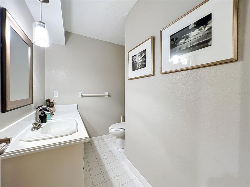 For Sale: $799,000 (4 beds, 2 baths, 2637 Square Feet)