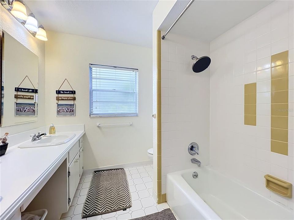 For Sale: $799,000 (4 beds, 2 baths, 2637 Square Feet)