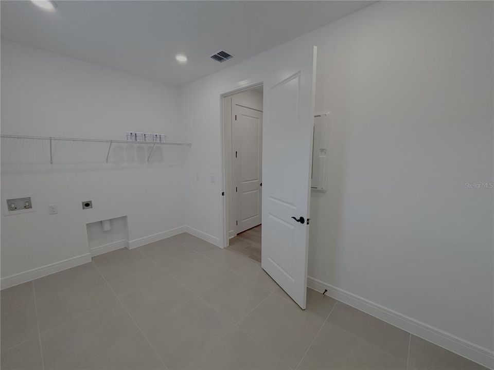 For Rent: $2,495 (2 beds, 2 baths, 2200 Square Feet)