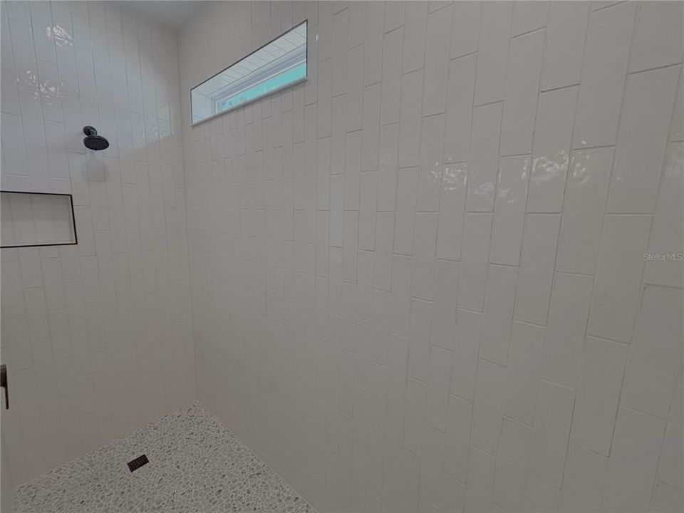 For Rent: $2,495 (2 beds, 2 baths, 2200 Square Feet)