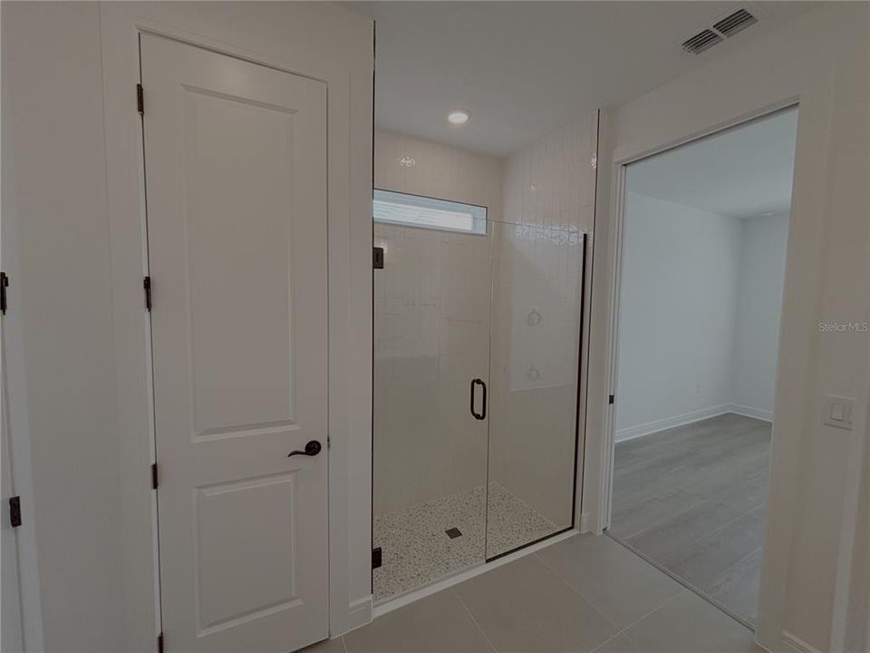 For Rent: $2,495 (2 beds, 2 baths, 2200 Square Feet)