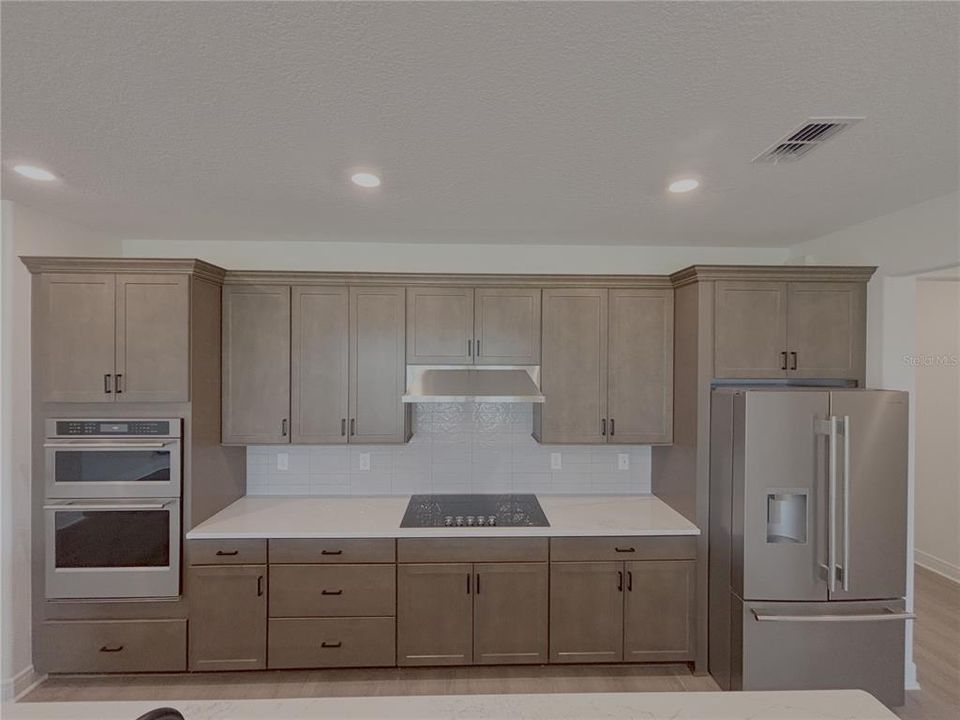 For Rent: $2,495 (2 beds, 2 baths, 2200 Square Feet)