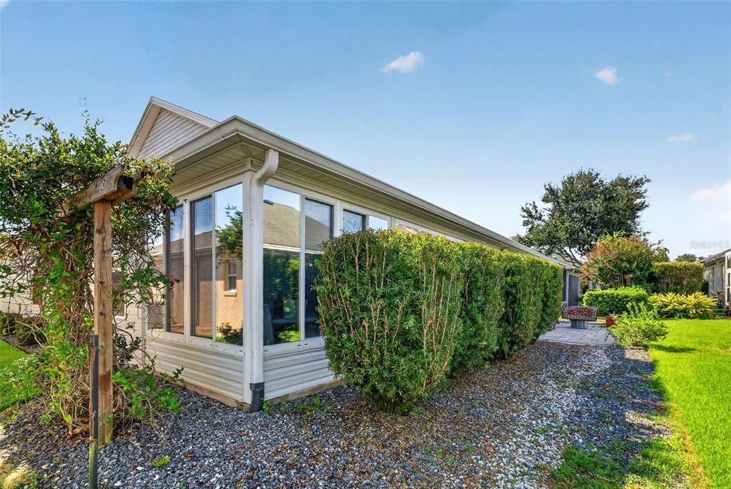 Activo con contrato: $399,900 (3 camas, 2 baños, 1927 Pies cuadrados)