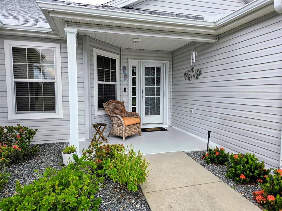For Sale: $399,900 (3 beds, 2 baths, 1927 Square Feet)