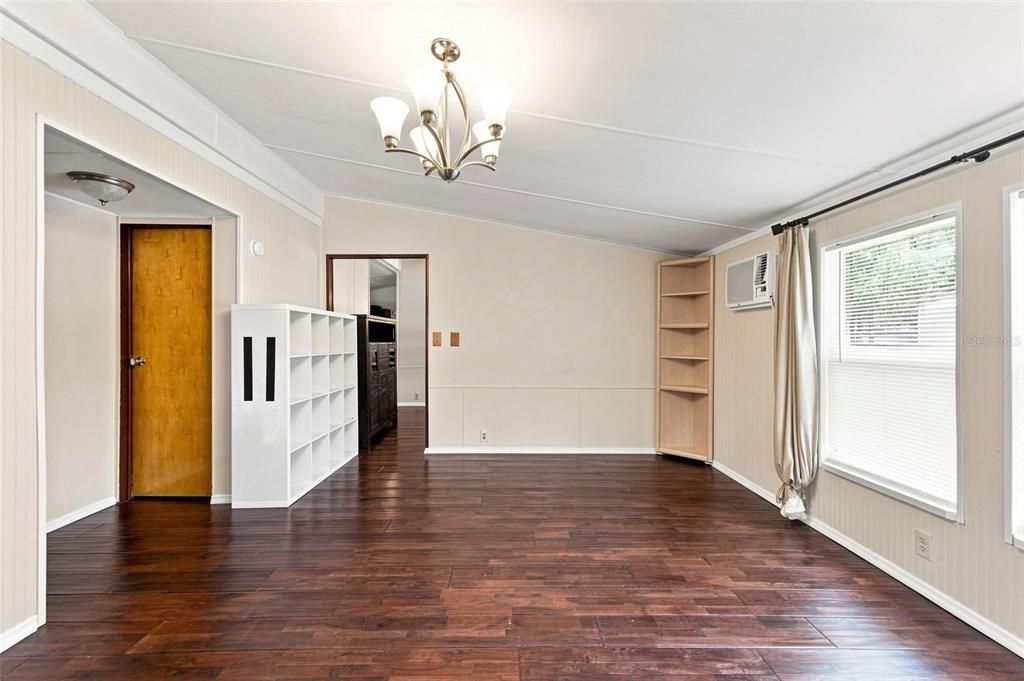 На продажу: $174,900 (3 спален, 2 ванн, 1512 Квадратных фут)