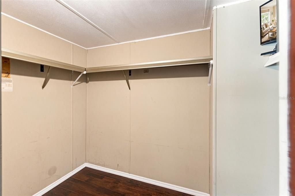 На продажу: $174,900 (3 спален, 2 ванн, 1512 Квадратных фут)