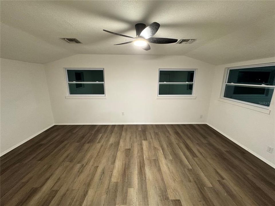 В аренду: $1,850 (2 спален, 1 ванн, 1088 Квадратных фут)