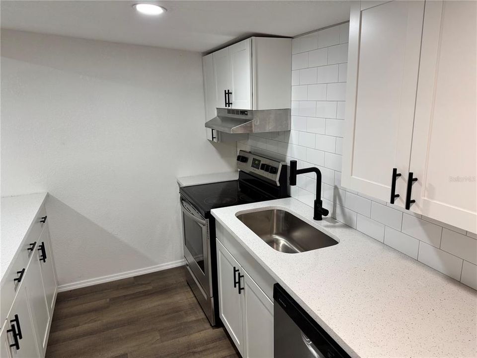 В аренду: $1,850 (2 спален, 1 ванн, 1088 Квадратных фут)