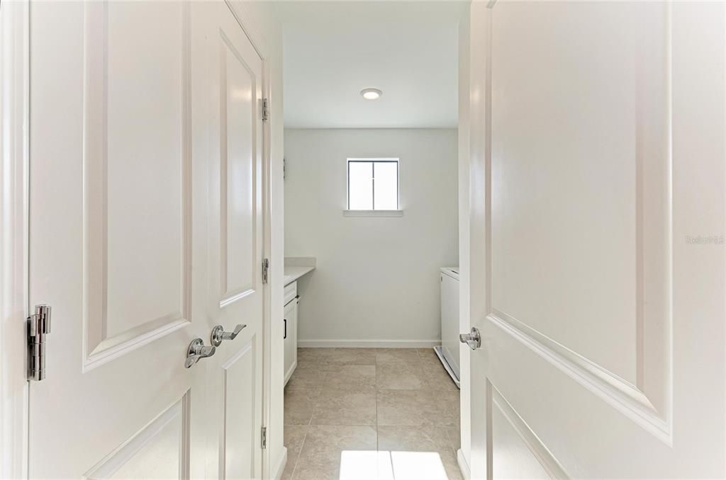 En Venta: $799,000 (5 camas, 4 baños, 3641 Pies cuadrados)
