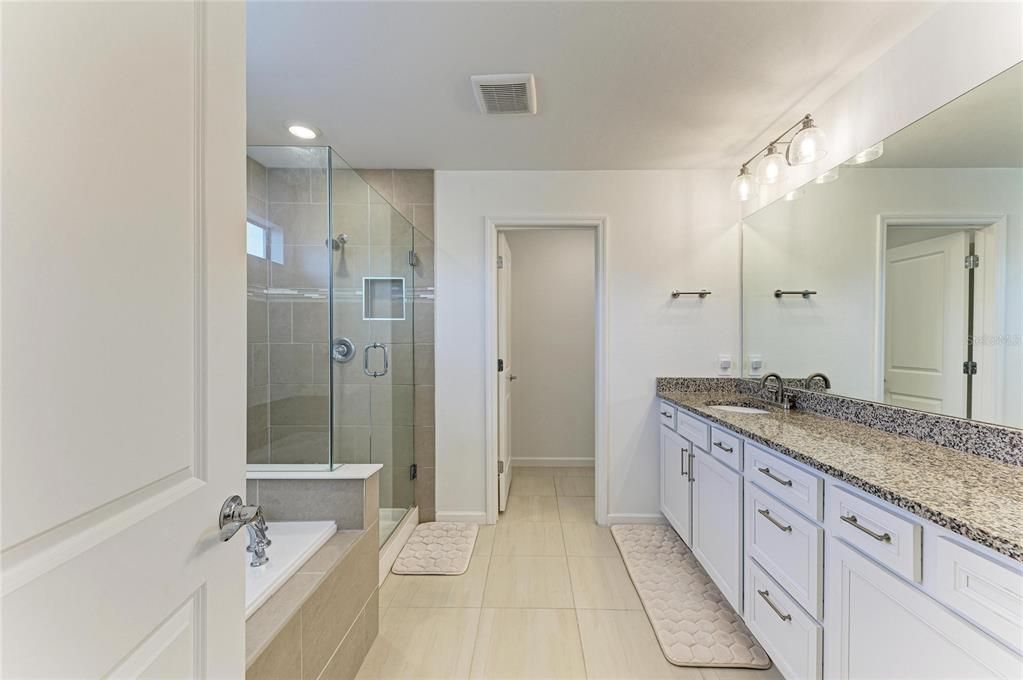 En Venta: $799,000 (5 camas, 4 baños, 3641 Pies cuadrados)