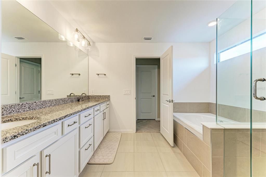 En Venta: $799,000 (5 camas, 4 baños, 3641 Pies cuadrados)