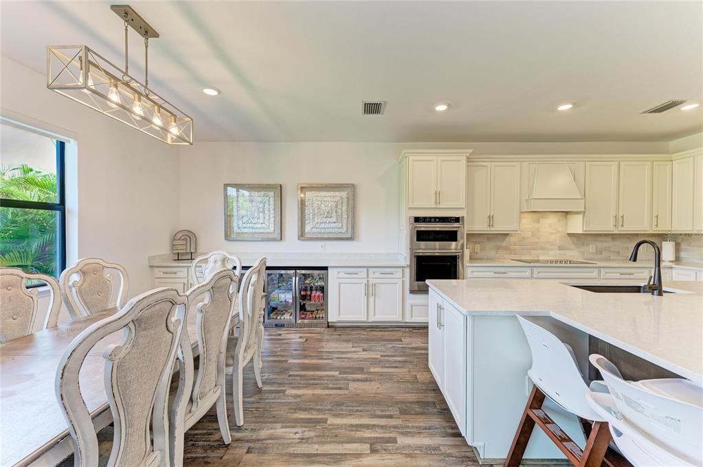 En Venta: $799,000 (5 camas, 4 baños, 3641 Pies cuadrados)