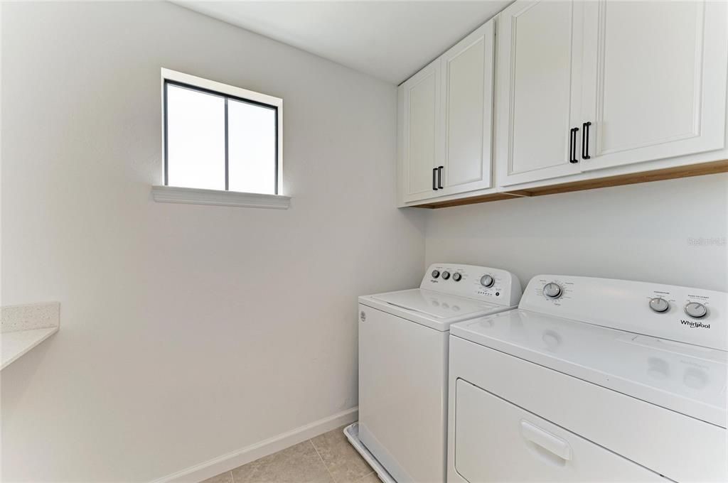 En Venta: $799,000 (5 camas, 4 baños, 3641 Pies cuadrados)