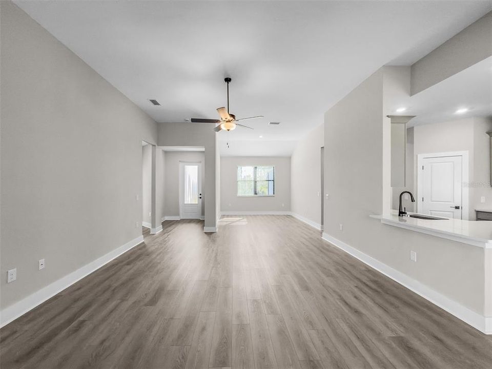For Sale: $588,900 (4 beds, 2 baths, 1979 Square Feet)