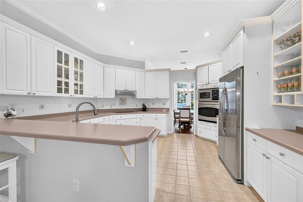 En Venta: $539,000 (3 camas, 3 baños, 2559 Pies cuadrados)