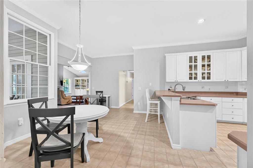 En Venta: $539,000 (3 camas, 3 baños, 2559 Pies cuadrados)