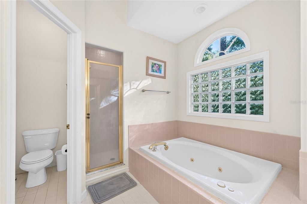 En Venta: $539,000 (3 camas, 3 baños, 2559 Pies cuadrados)