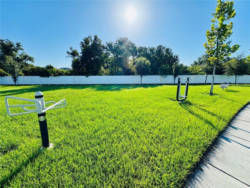En Venta: $649,990 (4 camas, 3 baños, 2717 Pies cuadrados)