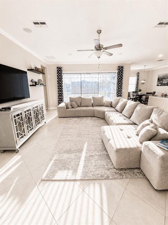 На продажу: $649,990 (4 спален, 3 ванн, 2717 Квадратных фут)