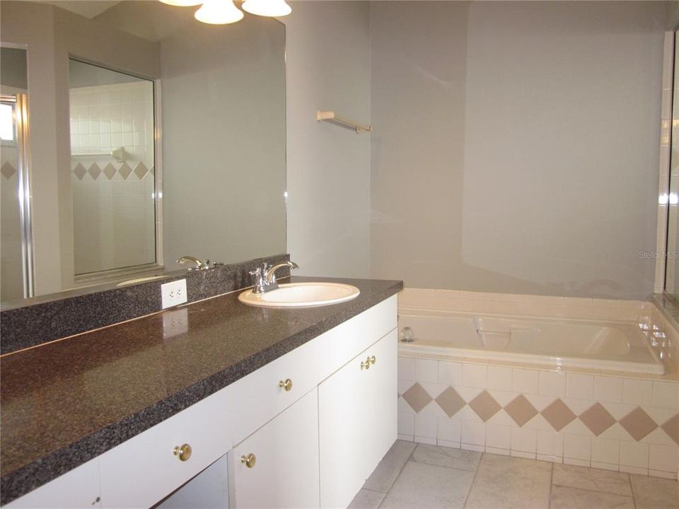 В аренду: $2,695 (3 спален, 2 ванн, 1708 Квадратных фут)