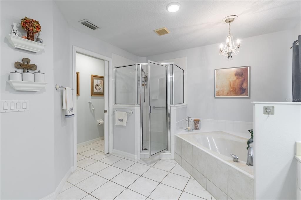 For Sale: $375,000 (3 beds, 2 baths, 2095 Square Feet)