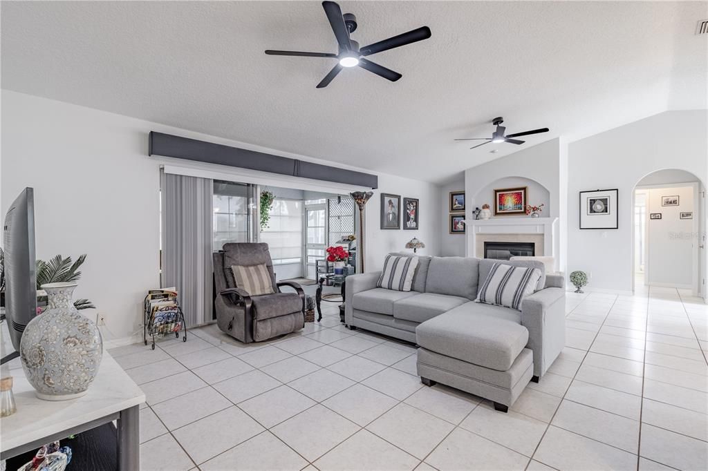 For Sale: $375,000 (3 beds, 2 baths, 2095 Square Feet)