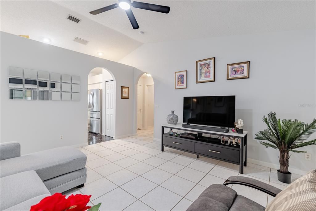 For Sale: $375,000 (3 beds, 2 baths, 2095 Square Feet)