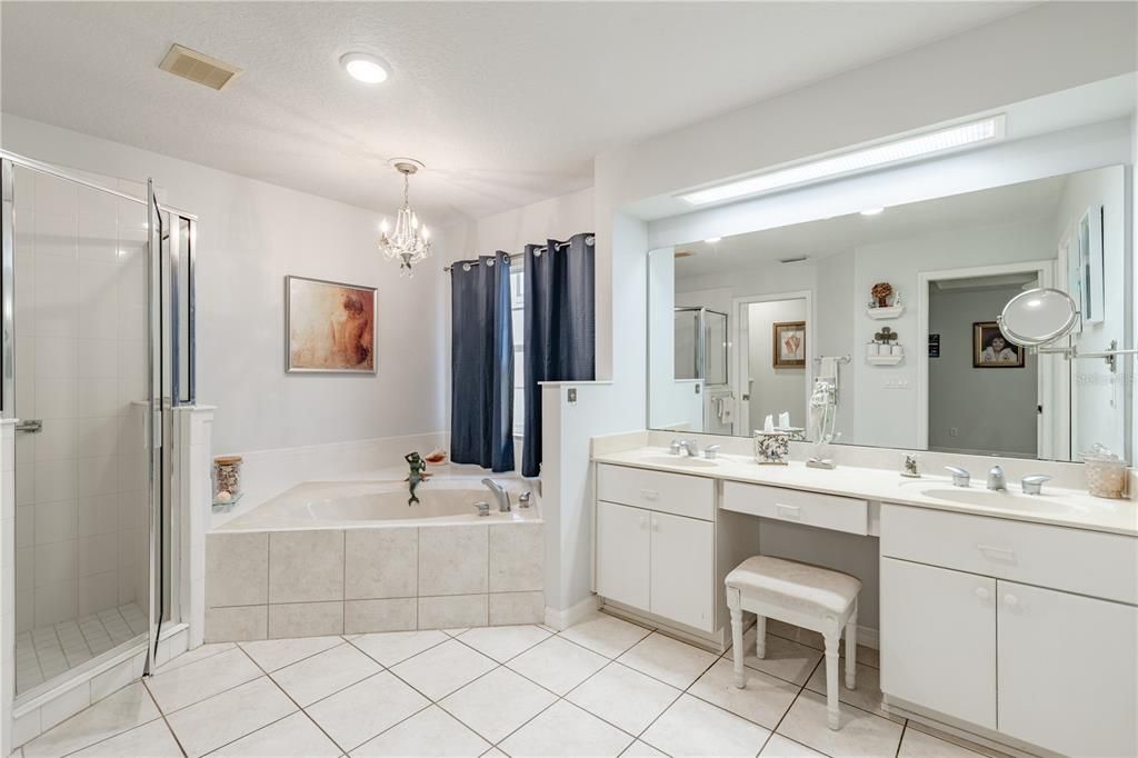 For Sale: $375,000 (3 beds, 2 baths, 2095 Square Feet)