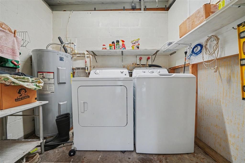 For Sale: $340,000 (2 beds, 1 baths, 780 Square Feet)