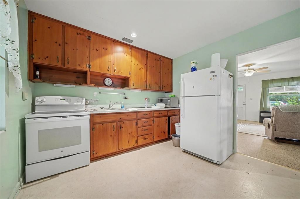 For Sale: $340,000 (2 beds, 1 baths, 780 Square Feet)