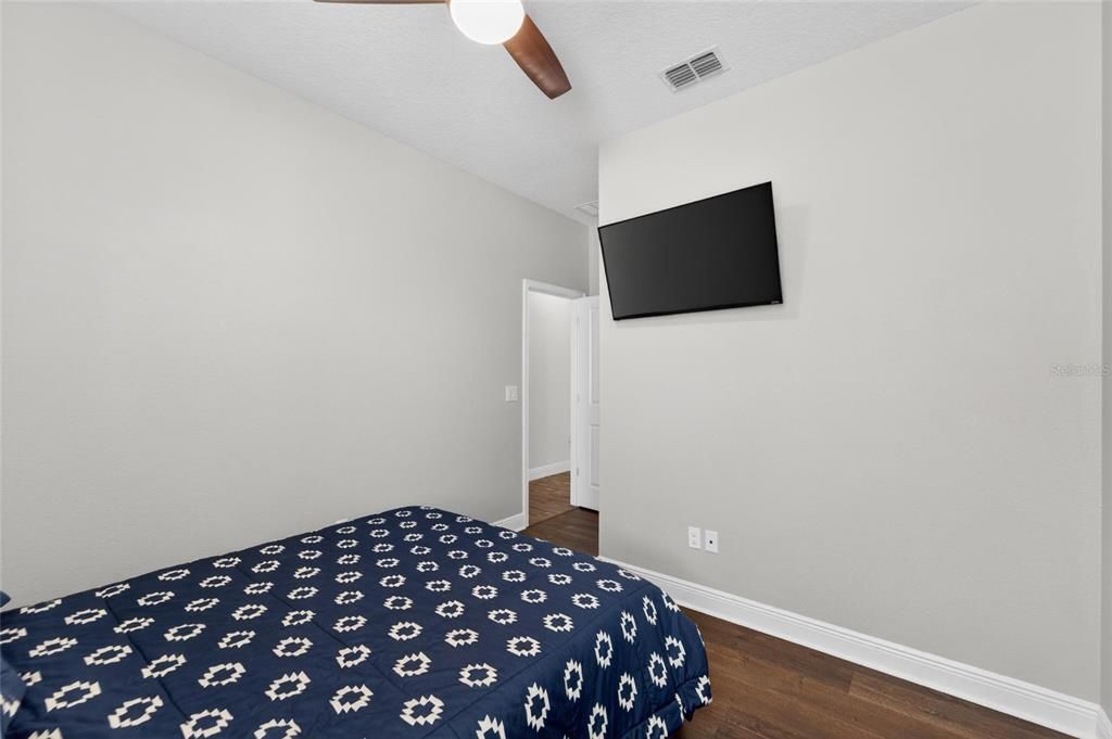 For Sale: $338,799 (3 beds, 2 baths, 1752 Square Feet)