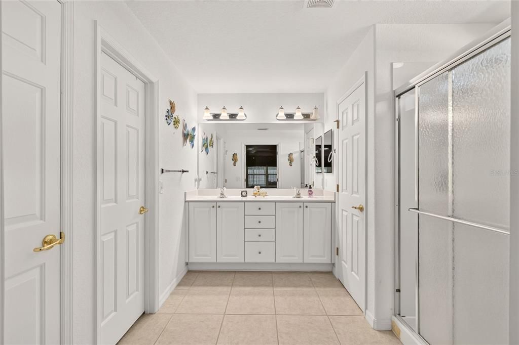 For Sale: $279,300 (2 beds, 2 baths, 1575 Square Feet)