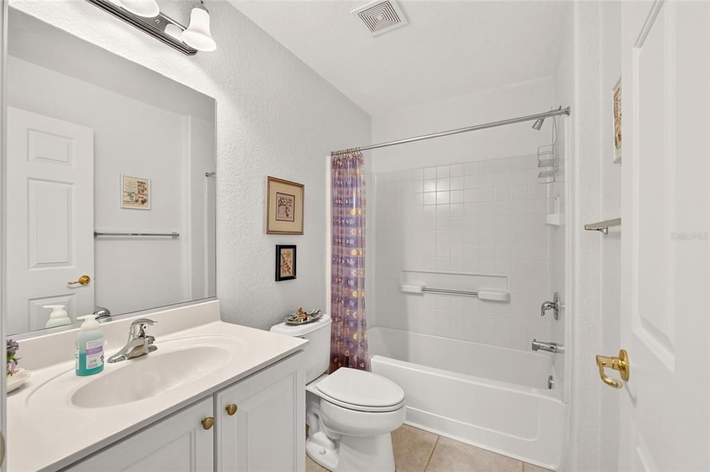 For Sale: $279,300 (2 beds, 2 baths, 1575 Square Feet)