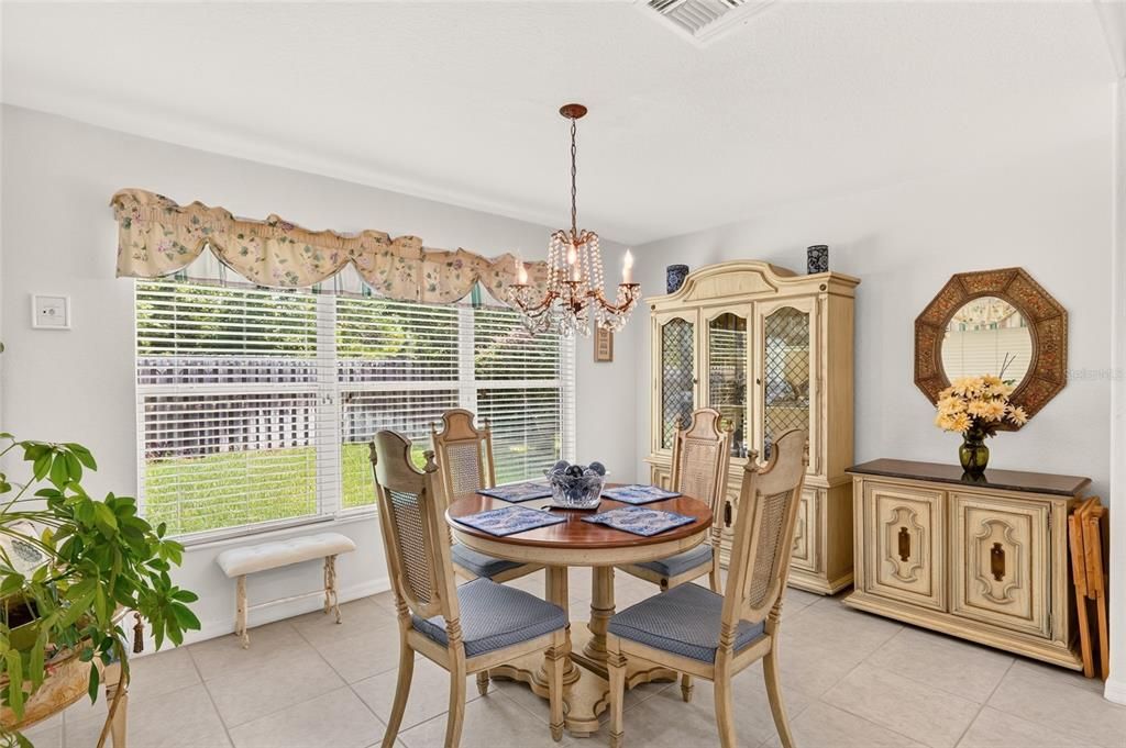 For Sale: $279,300 (2 beds, 2 baths, 1575 Square Feet)