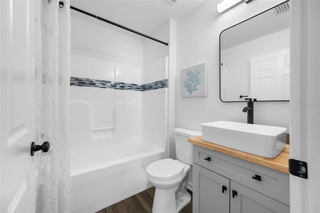 For Sale: $389,000 (3 beds, 2 baths, 1242 Square Feet)
