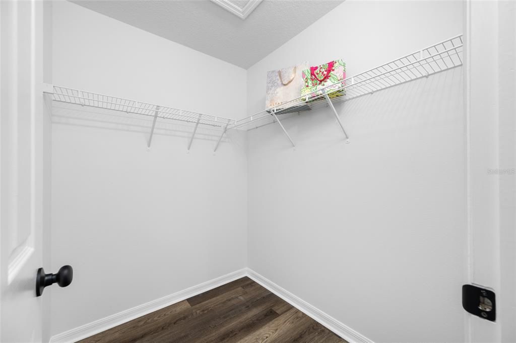 For Sale: $389,000 (3 beds, 2 baths, 1242 Square Feet)