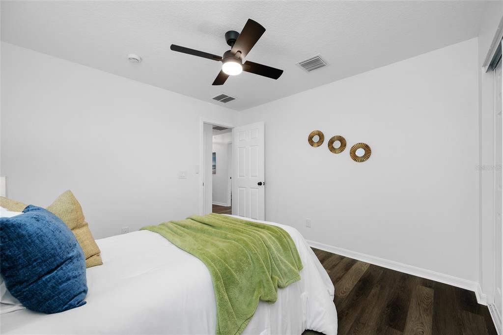 For Sale: $389,000 (3 beds, 2 baths, 1242 Square Feet)