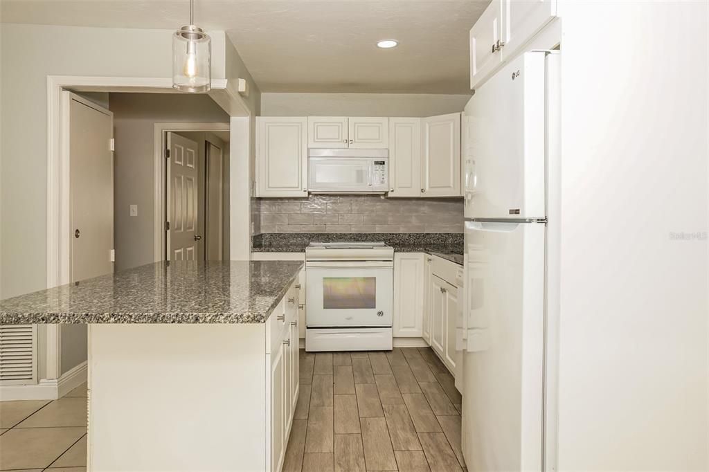 В аренду: $1,965 (3 спален, 2 ванн, 1465 Квадратных фут)