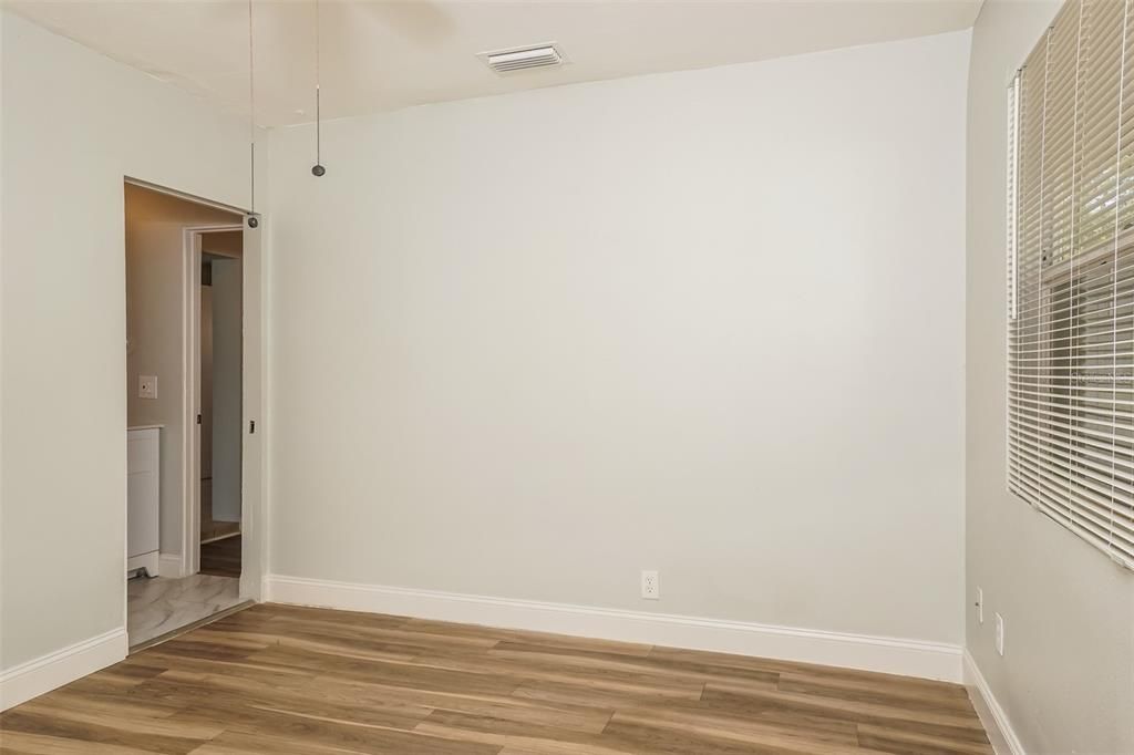 В аренду: $1,965 (3 спален, 2 ванн, 1465 Квадратных фут)