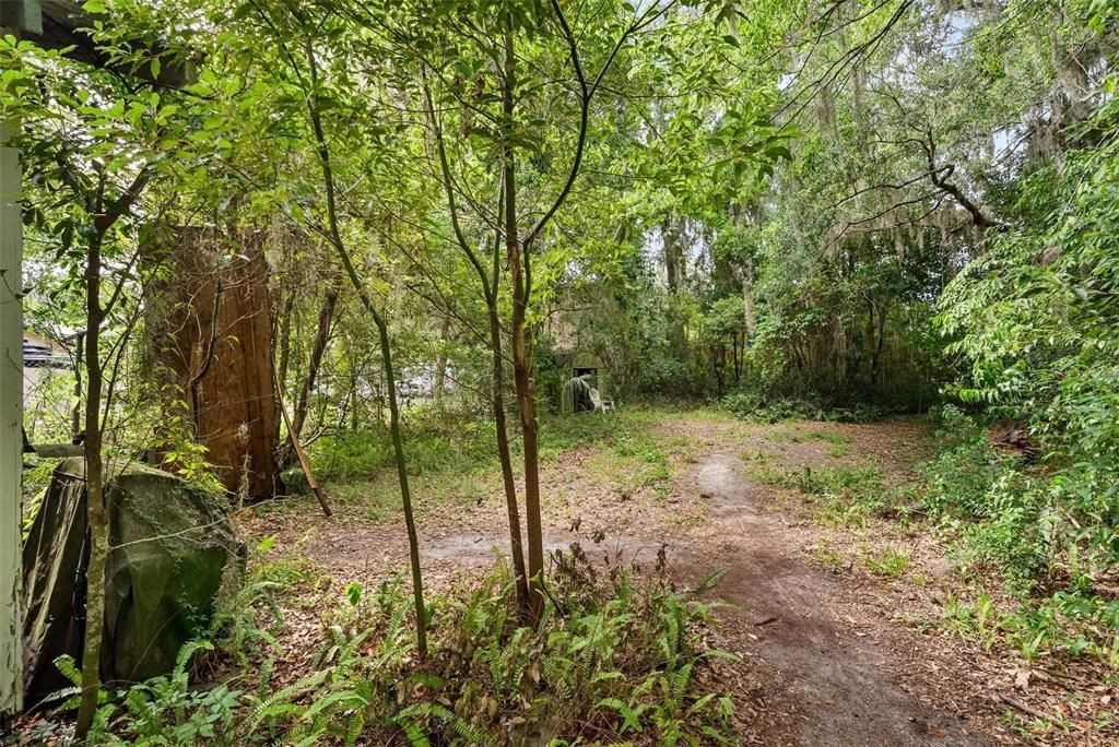 For Sale: $165,000 (2 beds, 1 baths, 1026 Square Feet)
