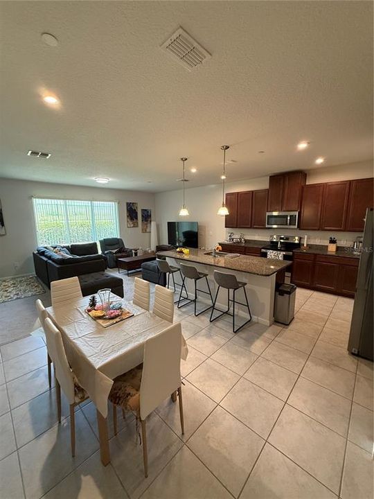 En Venta: $379,000 (3 camas, 2 baños, 1892 Pies cuadrados)