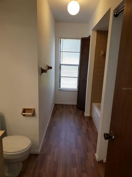 В аренду: $1,299 (1 спален, 1 ванн, 758 Квадратных фут)