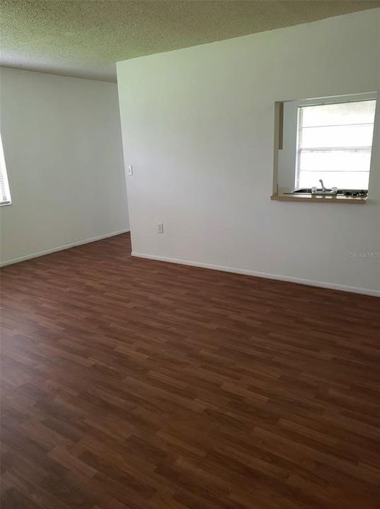 В аренду: $1,299 (1 спален, 1 ванн, 758 Квадратных фут)